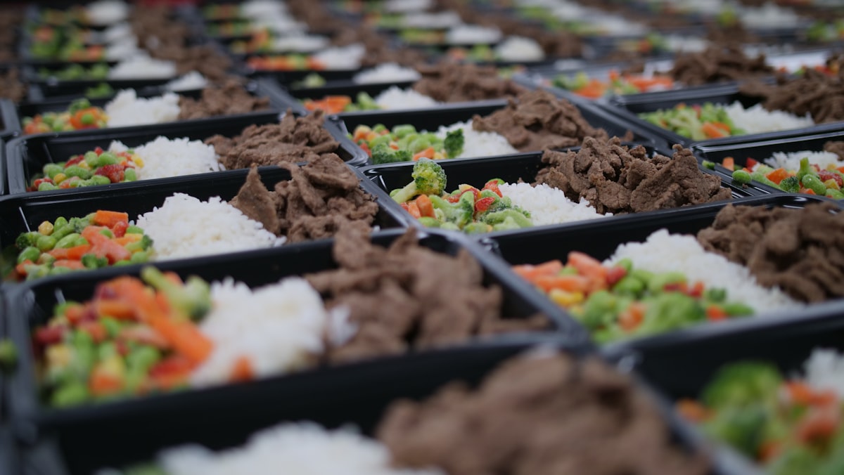 Portable athlete meal boxes